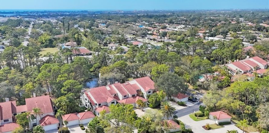 Condo in Sarasota, Florida, 2 bedrooms № 1807188