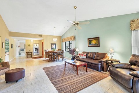 Condo in Sarasota, Florida, 2 bedrooms  № 1807188 - photo 12