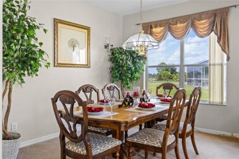 House in Davenport, Florida 5 bedrooms, 258.83 sq.m. № 1617930 - photo 11