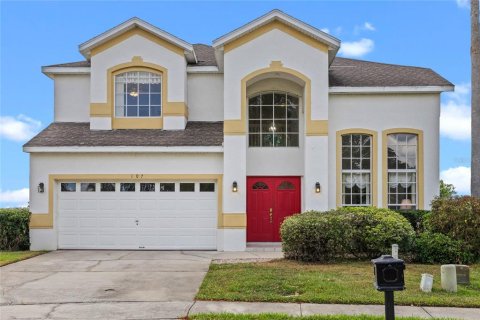 House in Davenport, Florida 5 bedrooms, 258.83 sq.m. № 1617930 - photo 4
