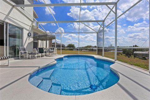 House in Davenport, Florida 5 bedrooms, 258.83 sq.m. № 1617930 - photo 3
