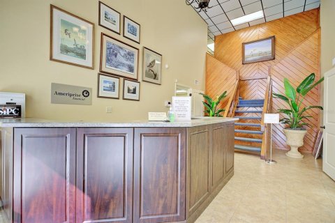 Commercial property in Lakeland, Florida 483.46 sq.m. № 2123102 - photo 3