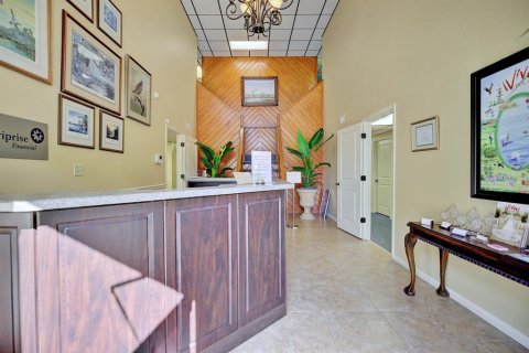Commercial property in Lakeland, Florida 483.46 sq.m. № 2123102 - photo 5
