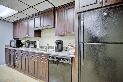 Commercial property in Lakeland, Florida 483.46 sq.m. № 2123102 - photo 22