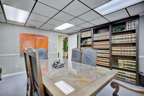 Commercial property in Lakeland, Florida 483.46 sq.m. № 2123102 - photo 17