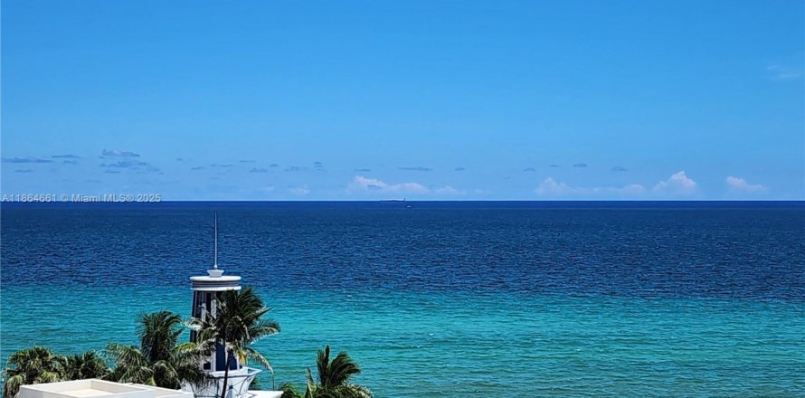 Condo in Hollywood, Florida, 2 bedrooms  № 2012854