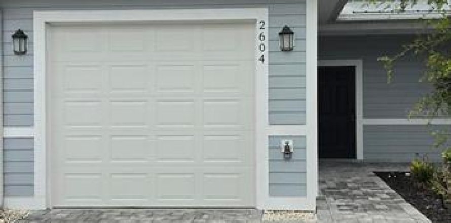 House in Winter Haven, Florida 2 bedrooms, 132.39 sq.m. № 2231286