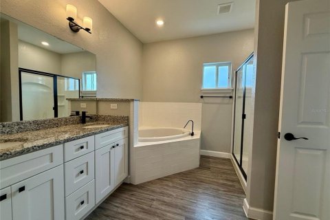 House in Winter Haven, Florida 2 bedrooms, 132.39 sq.m. № 2231286 - photo 15