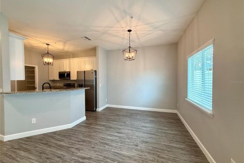 House in Winter Haven, Florida 2 bedrooms, 132.39 sq.m. № 2231286 - photo 6