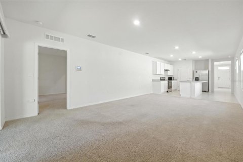 House in DeLand, Florida 3 bedrooms, 154.78 sq.m. № 2216600 - photo 16