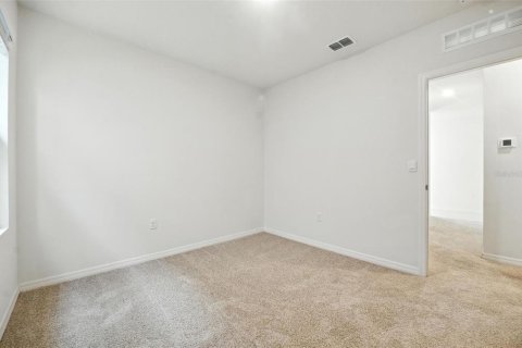 House in DeLand, Florida 3 bedrooms, 154.78 sq.m. № 2216600 - photo 23