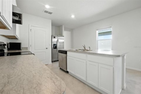 House in DeLand, Florida 3 bedrooms, 154.78 sq.m. № 2216600 - photo 11
