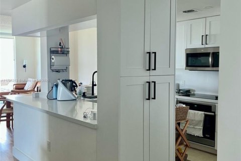 Купить кондоминиум в Майами, Флорида 3 спальни, 163.69м2, № 1959078 - фото 18