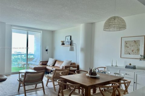 Купить кондоминиум в Майами, Флорида 3 спальни, 163.69м2, № 1959078 - фото 12