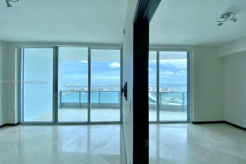 Condominio en venta en Miami, Florida, 1 dormitorio, 84.73 m2 № 2077757 - foto 2