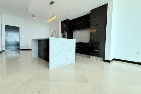 Condominio en venta en Miami, Florida, 1 dormitorio, 84.73 m2 № 2077757 - foto 13