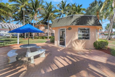 Condo in Deerfield Beach, Florida, 2 bedrooms  № 1739851 - photo 20