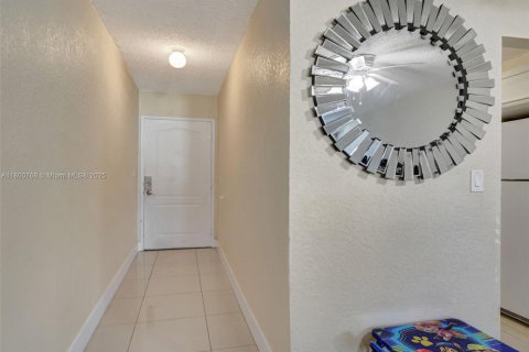 Condo in Deerfield Beach, Florida, 2 bedrooms  № 1739851 - photo 8