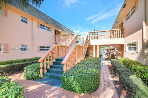Condo in Deerfield Beach, Florida, 2 bedrooms  № 1739851 - photo 15