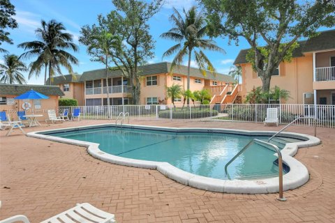 Condo in Deerfield Beach, Florida, 2 bedrooms  № 1739851 - photo 17