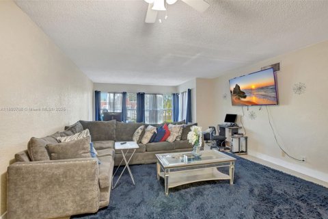 Condo in Deerfield Beach, Florida, 2 bedrooms  № 1739851 - photo 3