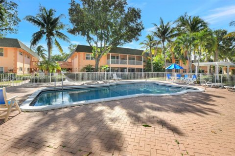 Condo in Deerfield Beach, Florida, 2 bedrooms  № 1739851 - photo 19