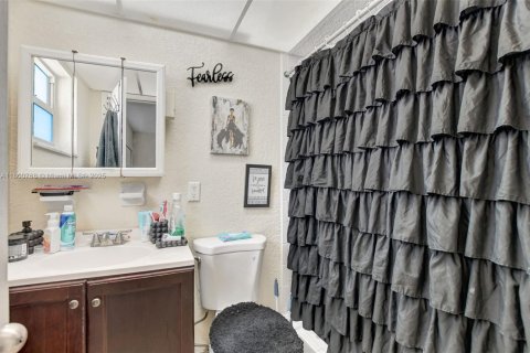 Condo in Deerfield Beach, Florida, 2 bedrooms  № 1739851 - photo 11