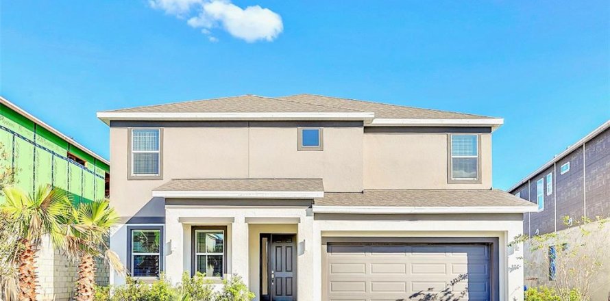House in Kissimmee, Florida 8 bedrooms, 301.75 sq.m. № 1900366