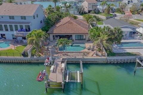 House in Indian Rocks Beach, Florida 3 bedrooms, 207.26 sq.m. № 1792933 - photo 4