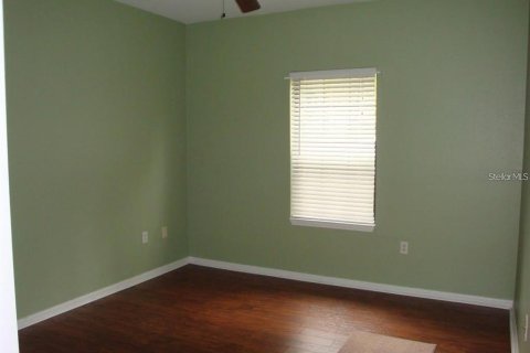 Condo in Palm Harbor, Florida, 2 bedrooms № 2216693 - photo 15
