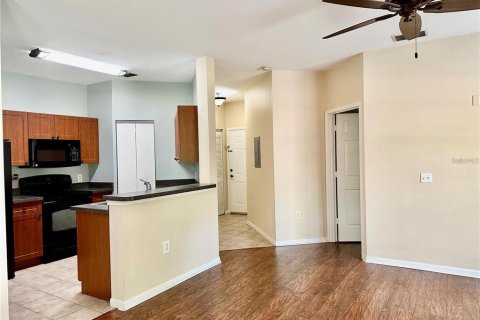 Condo in Palm Harbor, Florida, 2 bedrooms № 2216693 - photo 7