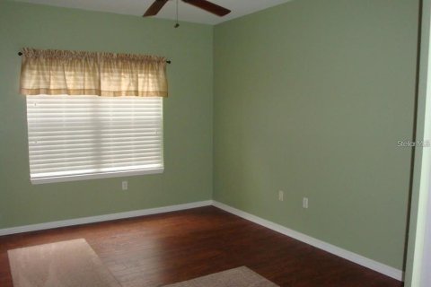 Condo in Palm Harbor, Florida, 2 bedrooms № 2216693 - photo 11