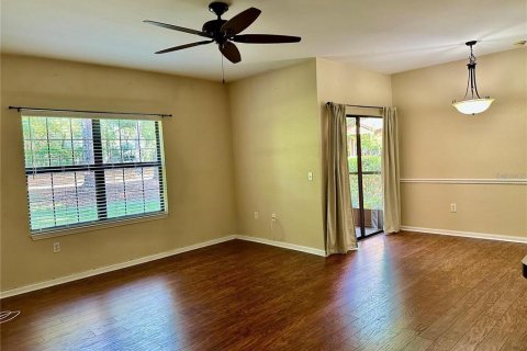 Condo in Palm Harbor, Florida, 2 bedrooms № 2216693 - photo 6