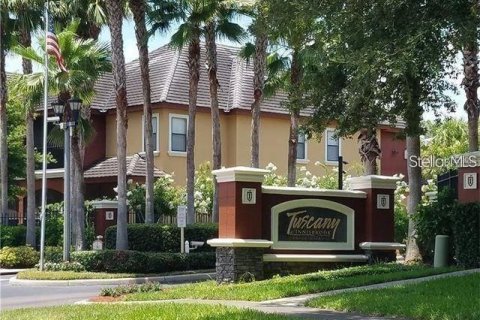 Condo in Palm Harbor, Florida, 2 bedrooms № 2216693 - photo 19