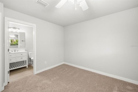 House in Gainesville, Florida 3 bedrooms, 100.8 sq.m. № 2091995 - photo 21