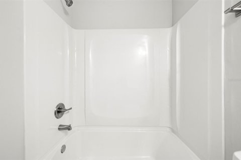 House in Gainesville, Florida 3 bedrooms, 100.8 sq.m. № 2091995 - photo 17