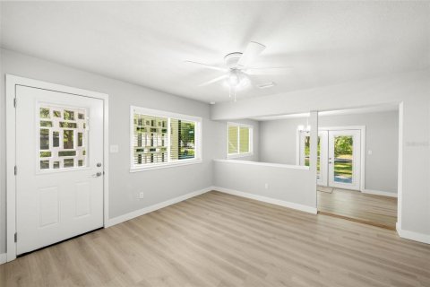 House in Gainesville, Florida 3 bedrooms, 100.8 sq.m. № 2091995 - photo 9