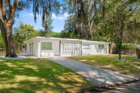 House in Gainesville, Florida 3 bedrooms, 100.8 sq.m. № 2091995