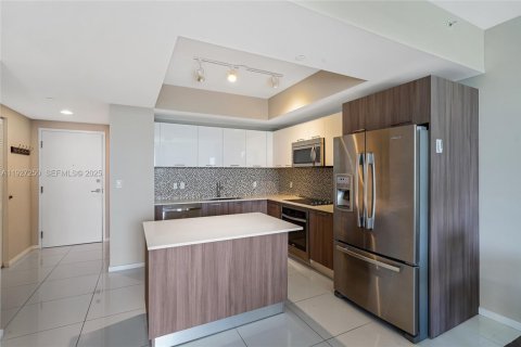 Снять в аренду кондоминиум в Дорал, Флорида 1 спальня, 71.44м2, № 1986050 - фото 2