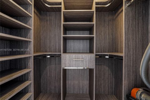 Снять в аренду кондоминиум в Дорал, Флорида 1 спальня, 71.44м2, № 1986050 - фото 13