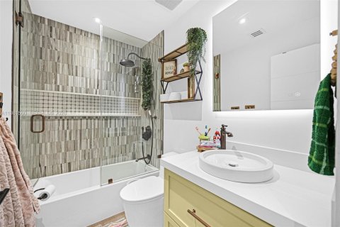 Villa ou maison à vendre à Miami, Floride: 4 chambres № 2043173 - photo 26