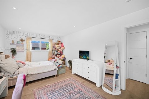 Villa ou maison à vendre à Miami, Floride: 4 chambres № 2043173 - photo 29