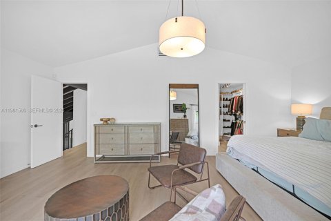 Villa ou maison à vendre à Miami, Floride: 4 chambres № 2043173 - photo 9