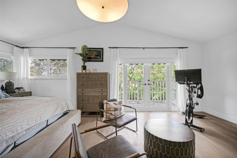 Villa ou maison à vendre à Miami, Floride: 4 chambres № 2043173 - photo 11