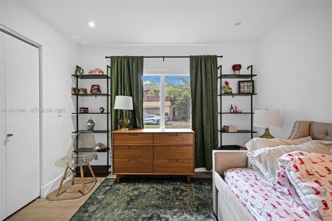 Villa ou maison à vendre à Miami, Floride: 4 chambres № 2043173 - photo 14