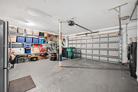 Villa ou maison à vendre à Miami, Floride: 4 chambres № 2043173 - photo 20