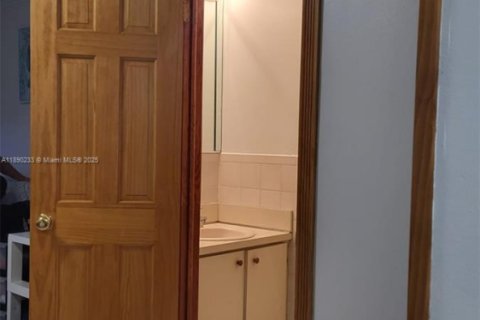 Copropriété à louer à Hialeah, Floride: 2 chambres, 82.96 m2 № 1946845 - photo 14