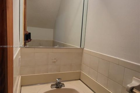 Copropriété à louer à Hialeah, Floride: 2 chambres, 82.96 m2 № 1946845 - photo 12