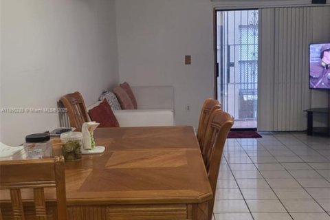 Copropriété à louer à Hialeah, Floride: 2 chambres, 82.96 m2 № 1946845 - photo 17