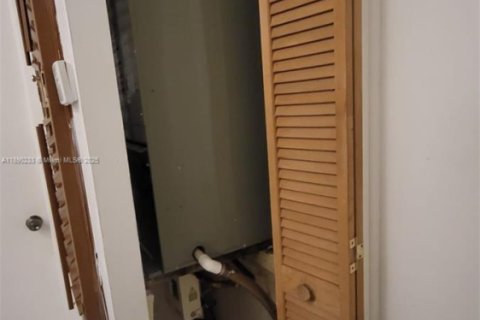 Copropriété à louer à Hialeah, Floride: 2 chambres, 82.96 m2 № 1946845 - photo 11